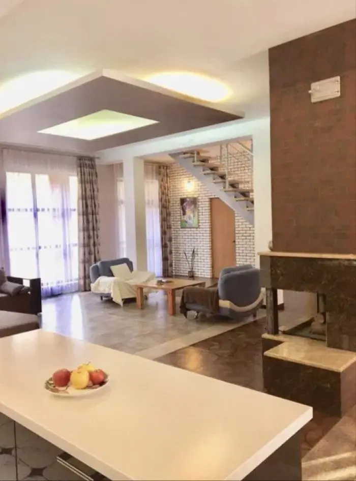 Фото Снять дом, Радистов ул.  Киев в долгосрочную аренду, цена: 2300 EUR, код 3982