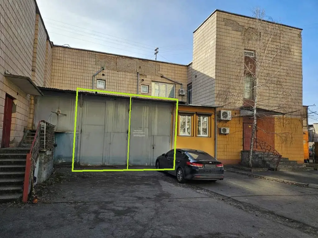 Фото Орендувати гараж, паркомісце у паркінгу Рональда Рейгана вул. (Теодора Драйзера) 24 Київ в довгострокову оренду, ціна: 10000 UAH, код 3995