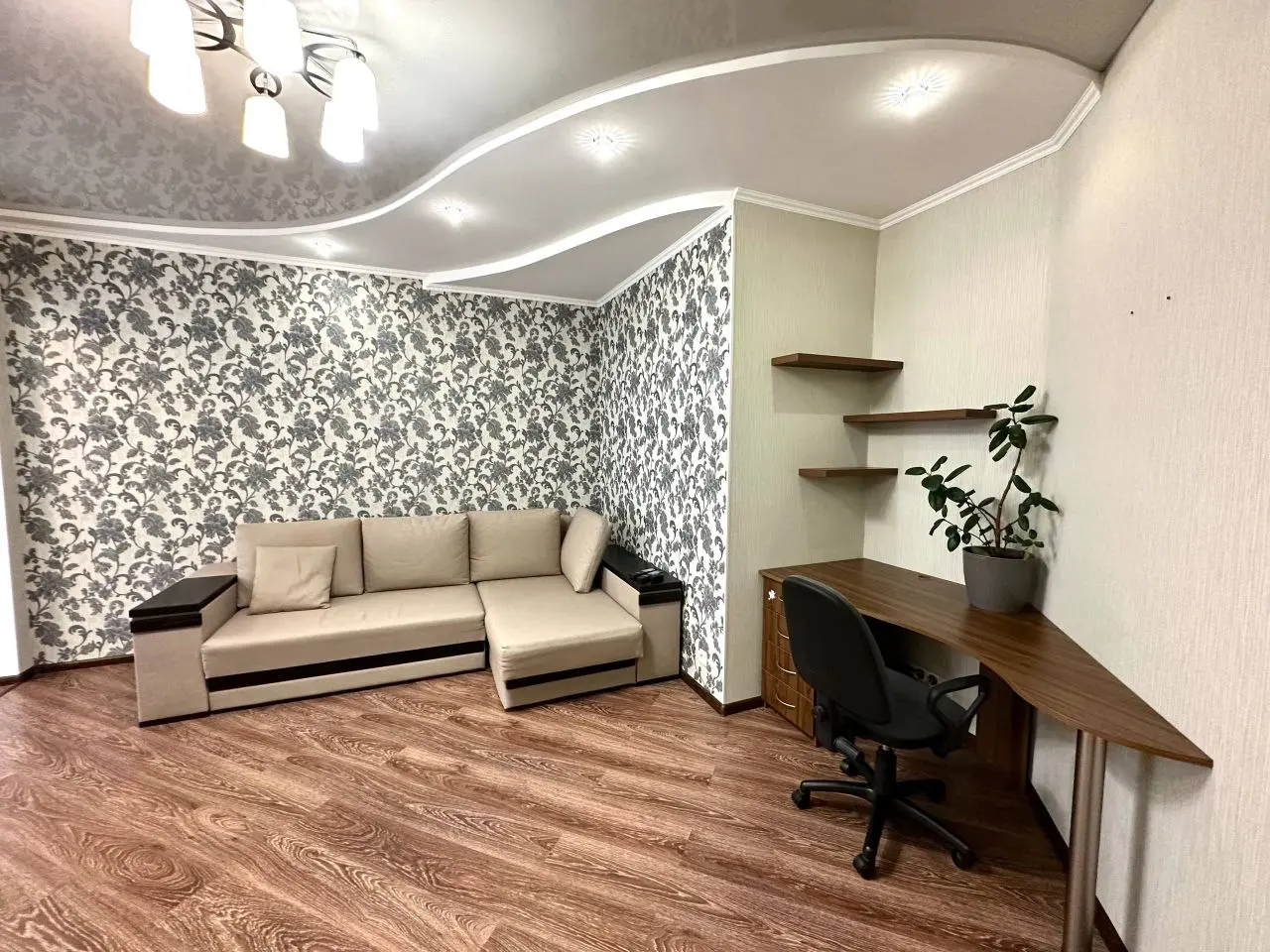 Фото Selling a 2-room apartment, 66 sq.m., Sadova street 1в Petropavlivska Borschahivka, price: 95000 $, code 4001