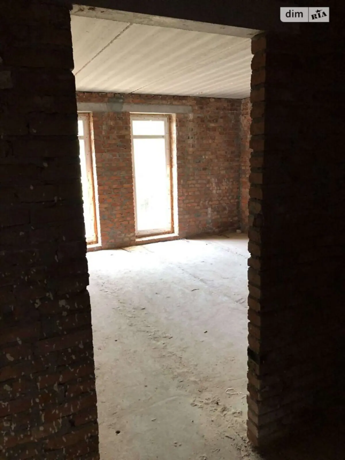 Фото Selling a 1-room apartment, 55 sq.m., Yasnohirska Street 16в Kyiv, price: 55697 $, code 4008