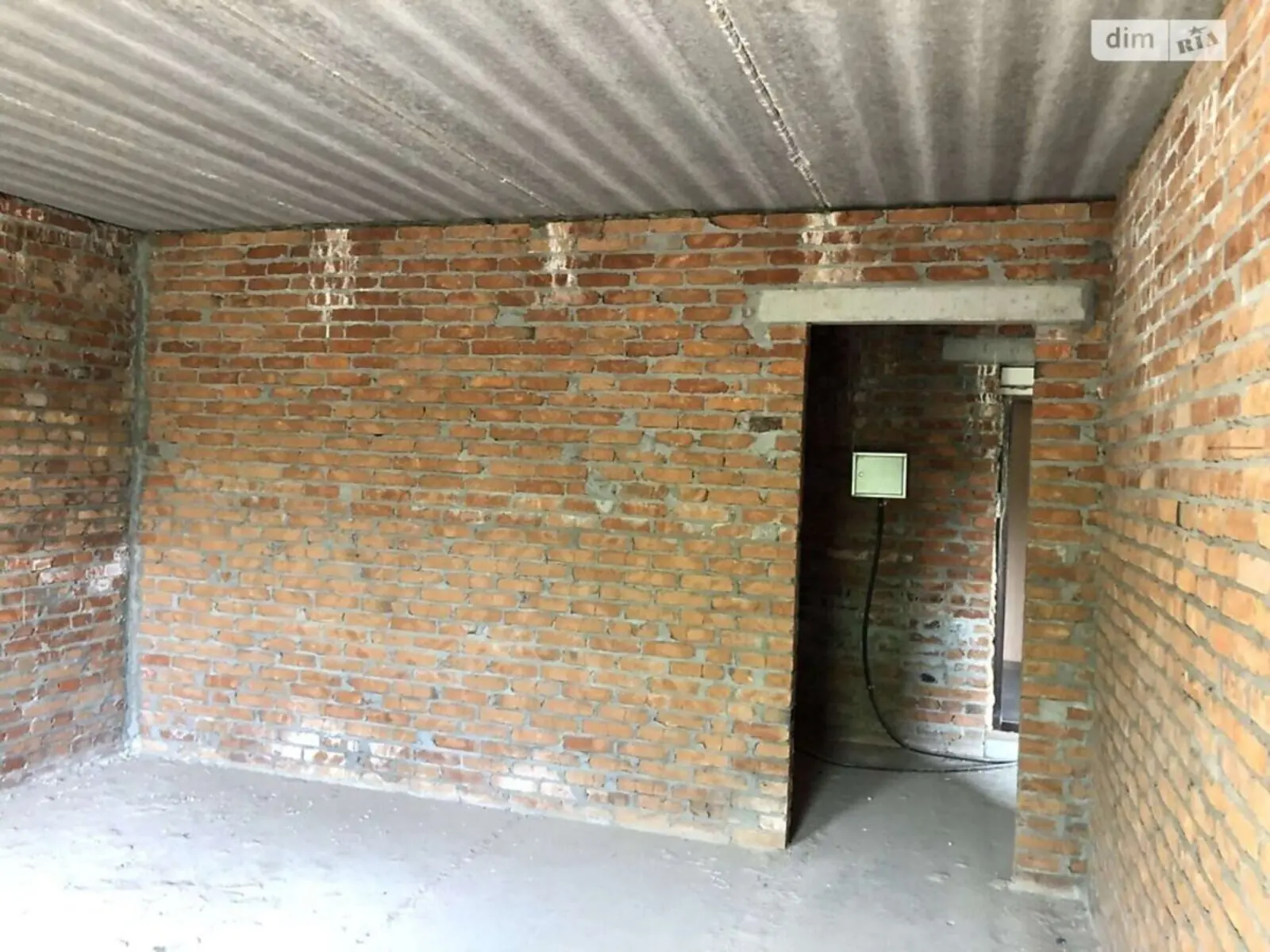 Фото Selling a 1-room apartment, 55 sq.m., Yasnohirska Street 16в Kyiv, price: 55697 $, code 4008