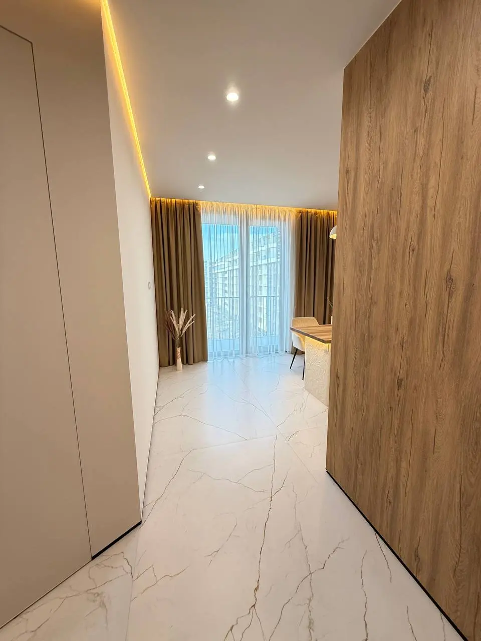 Фото Selling a 1-room apartment, 45 sq.m., Tyvodara Lehotskoho Street 8 Uzhhorod, price: 130000 $, code 4011