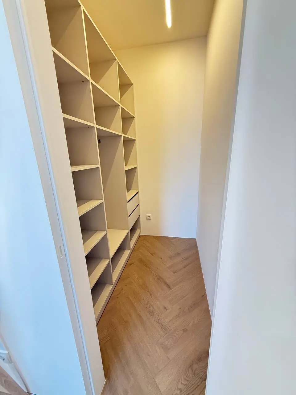 Фото Selling a 1-room apartment, 45 sq.m., Tyvodara Lehotskoho Street 8 Uzhhorod, price: 130000 $, code 4011