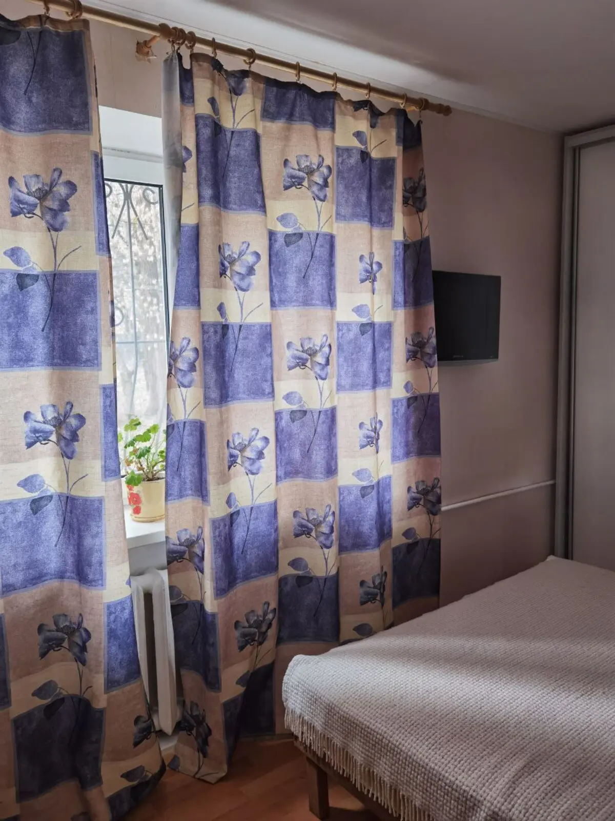 Фото Rent a 2-room apartment, Mykoly Shepelieva Street 8а Kyiv for long-term rent, price: 13000 грн, code 4016