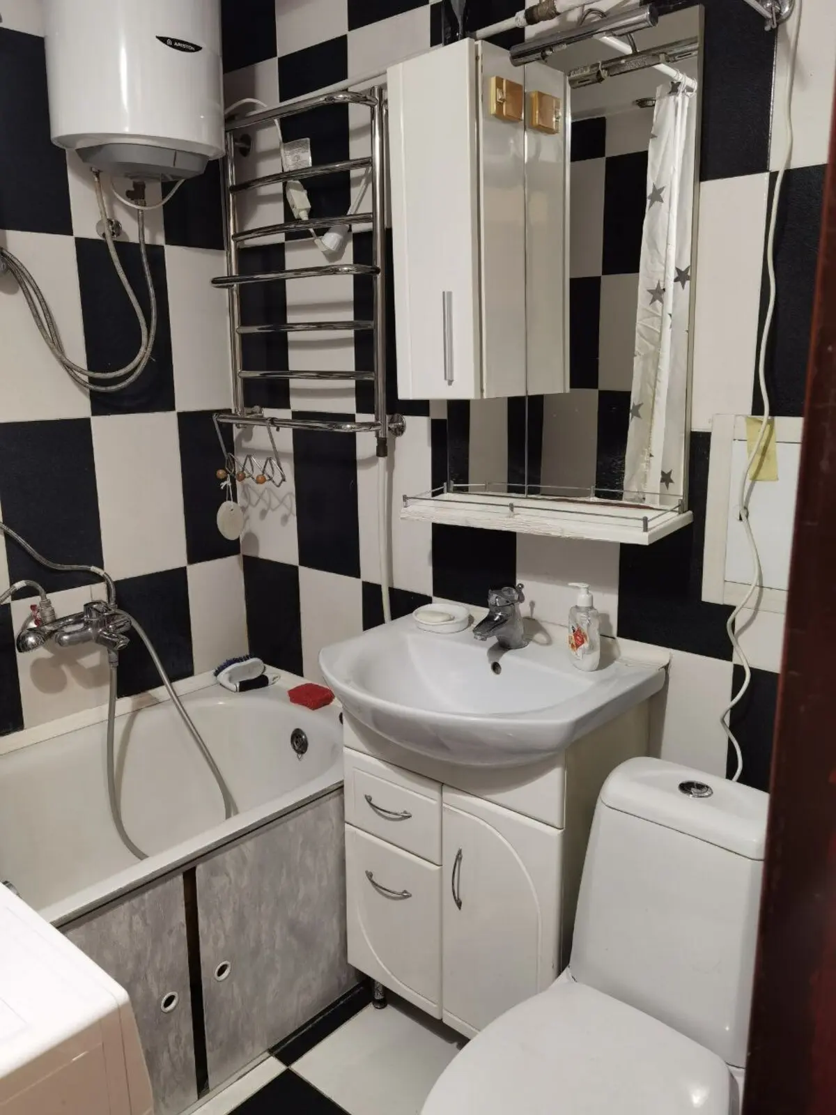 Фото Rent a 2-room apartment, Mykoly Shepelieva Street 8а Kyiv for long-term rent, price: 13000 грн, code 4016