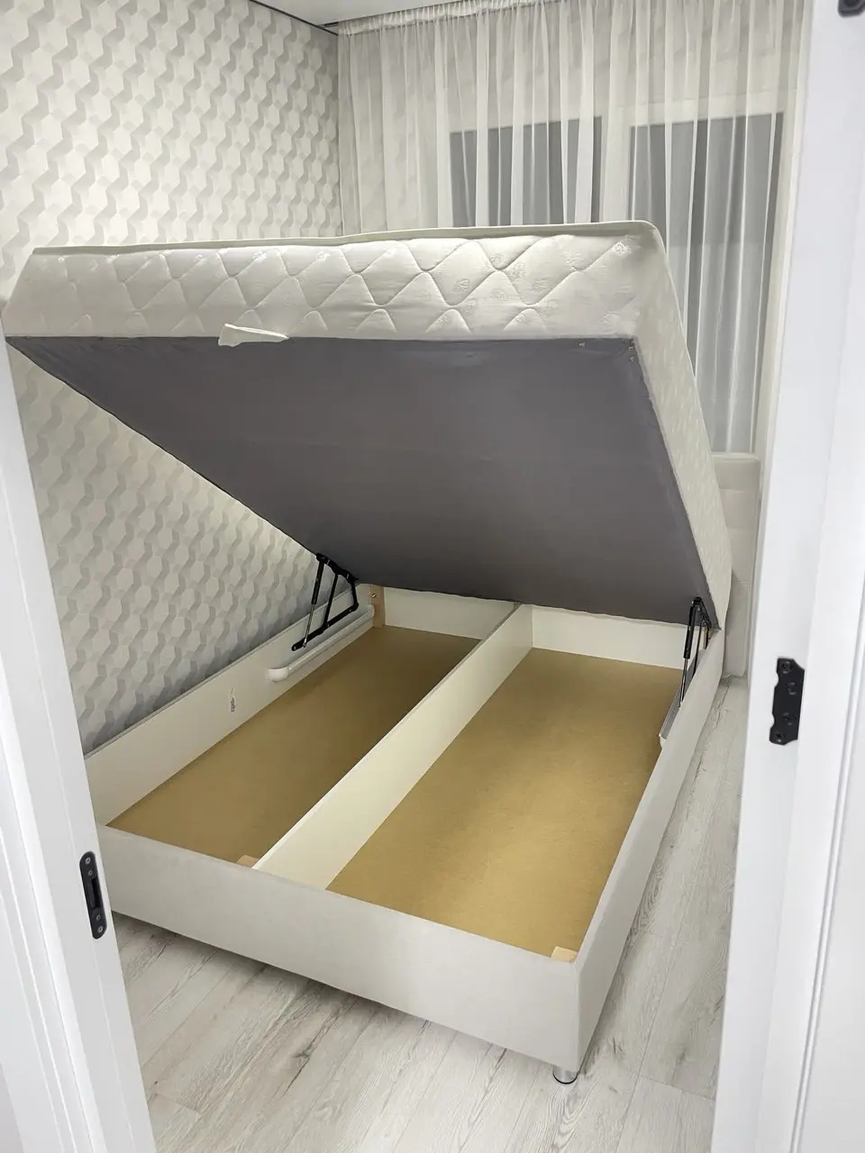 Фото Selling a 2-room apartment, 37 sq.m., Kotsiubynske, price: 63000 $, code 4025