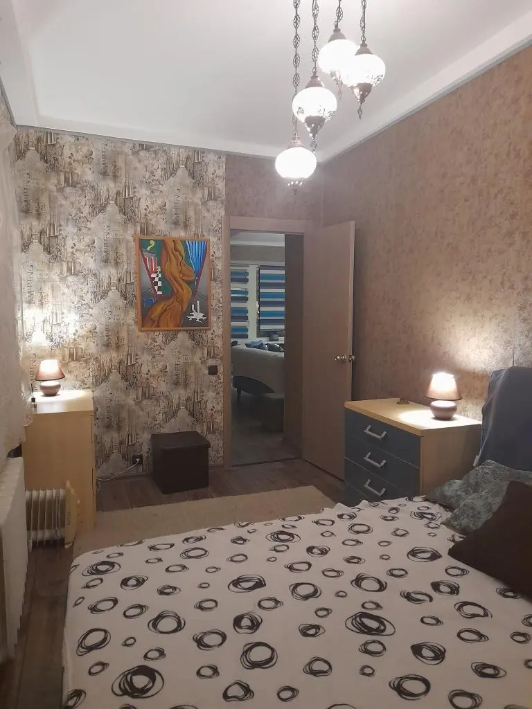 Фото Rent a 2-room apartment, Velyka Vasylkivska Street (Chervonoarmiiska Street;Krasnoarmeyskaya Street) 114 Kyiv for long-term rent, price: 23 UAH, code 4041