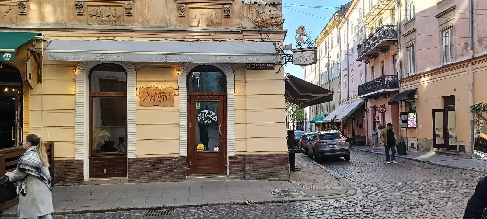 Фото Арендовать торговую площадь, Армянская ул. 8 Львов в долгосрочную аренду, цена: 3800 $, код 4050