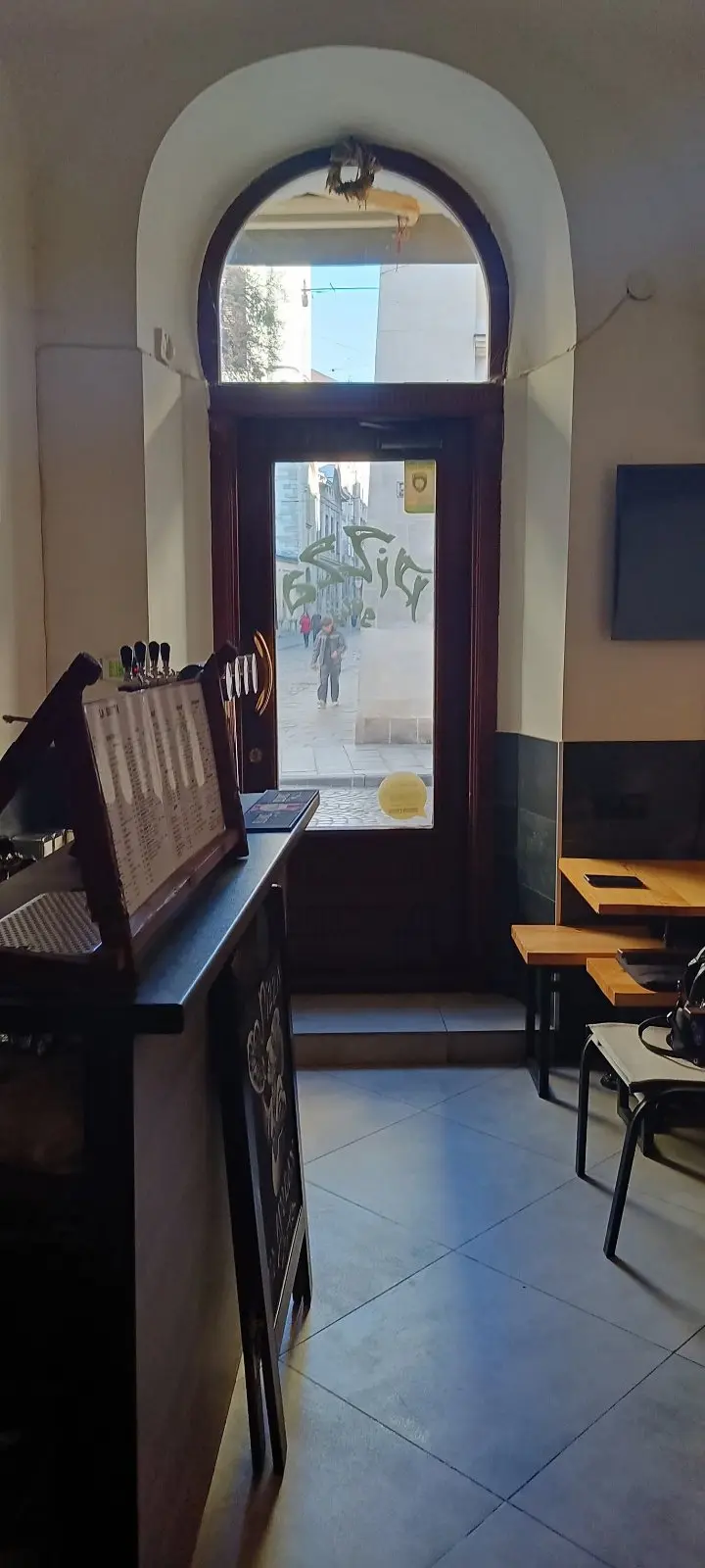 Фото Арендовать торговую площадь, Армянская ул. 8 Львов в долгосрочную аренду, цена: 3800 $, код 4050