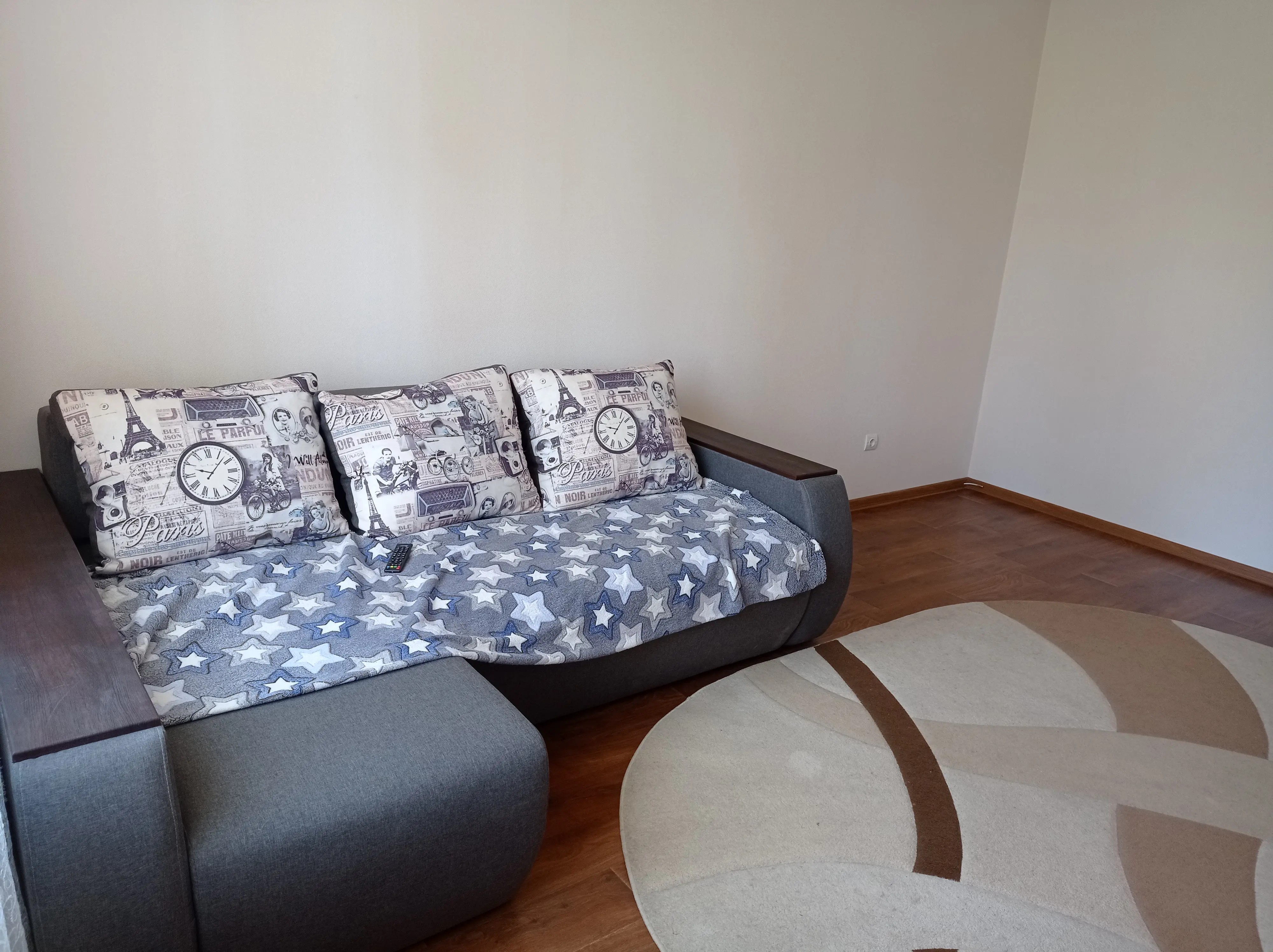 Фото Зняти 1 кімнатну квартиру, Ревуцького вул. 54 Київ в довгострокову оренду, ціна: 16000 UAH, код 4060