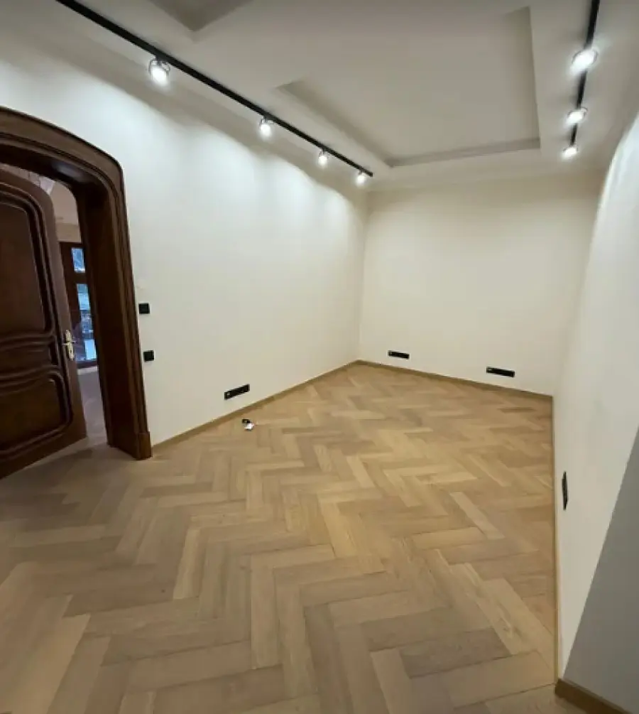 Фото Орендувати офіс, Ломаківська вул. (Мічуріна)  Київ в довгострокову оренду, ціна: 29 $, код 4065