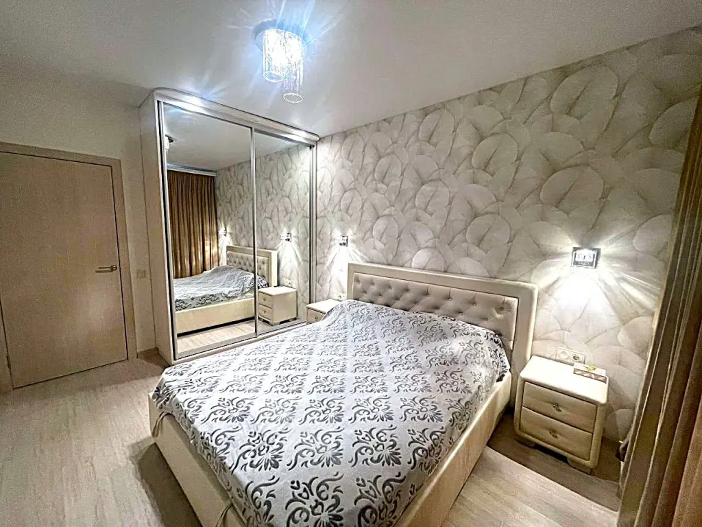 Фото Selling a 2-room apartment, 55 sq.m., Mykhaila Hrushevskoho Street 30б Odesa, price: 72000 $, code 4078