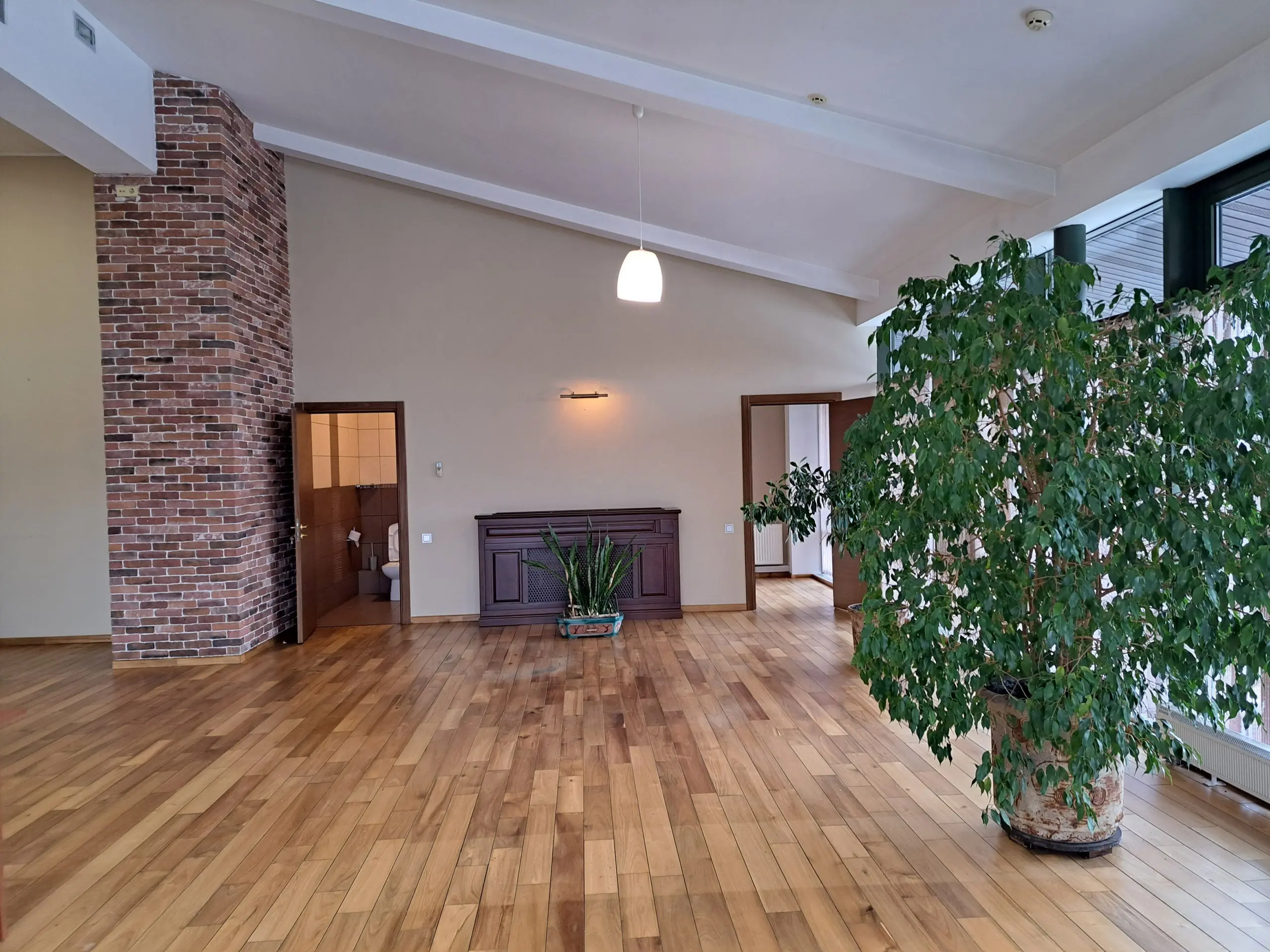 Фото Орендувати офіс, Лейпцизька вул. 3а Київ в довгострокову оренду, ціна: 22 $, код 4080