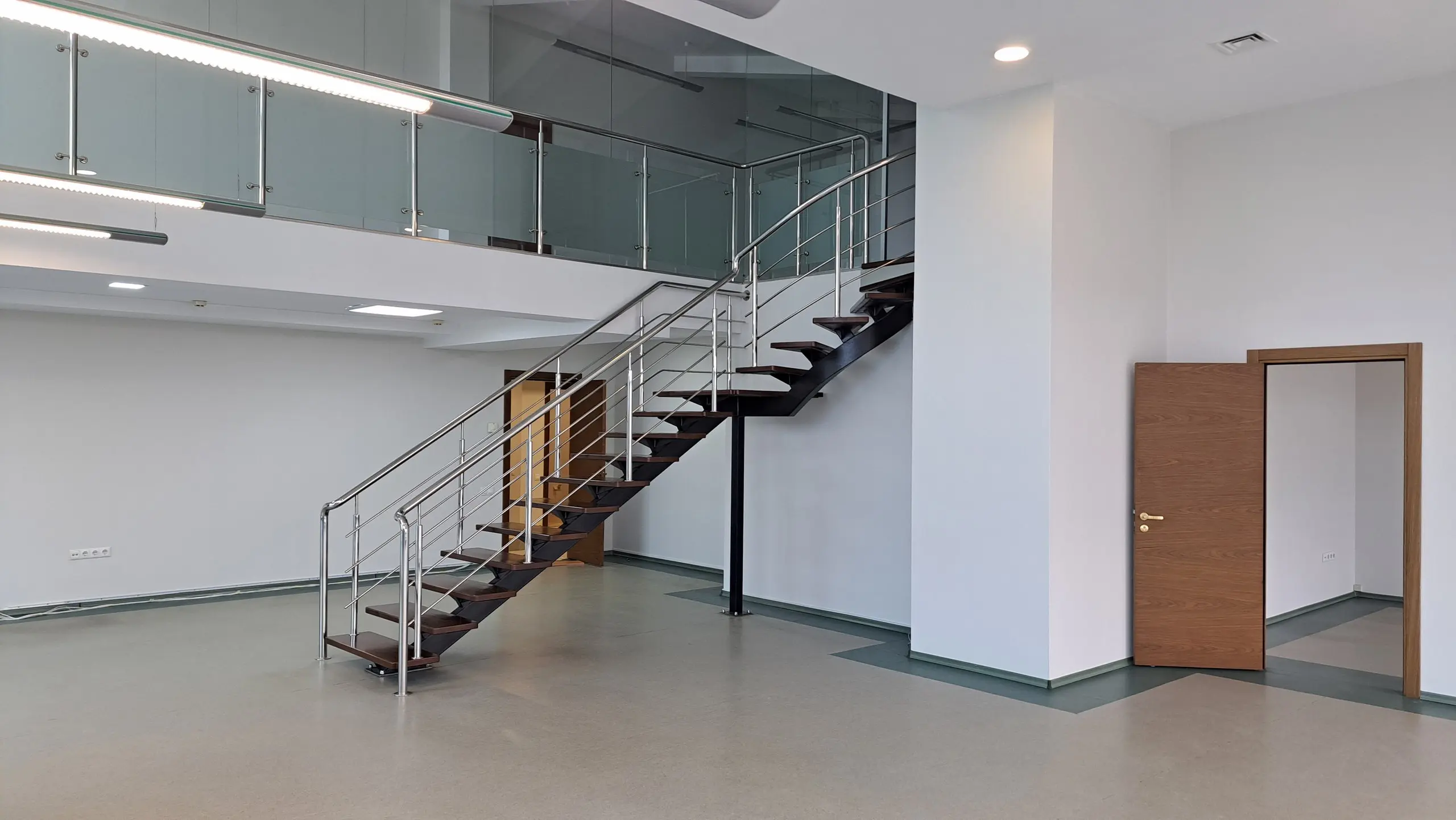 Фото Орендувати офіс, Лейпцизька вул. 3а Київ в довгострокову оренду, ціна: 22 $, код 4080