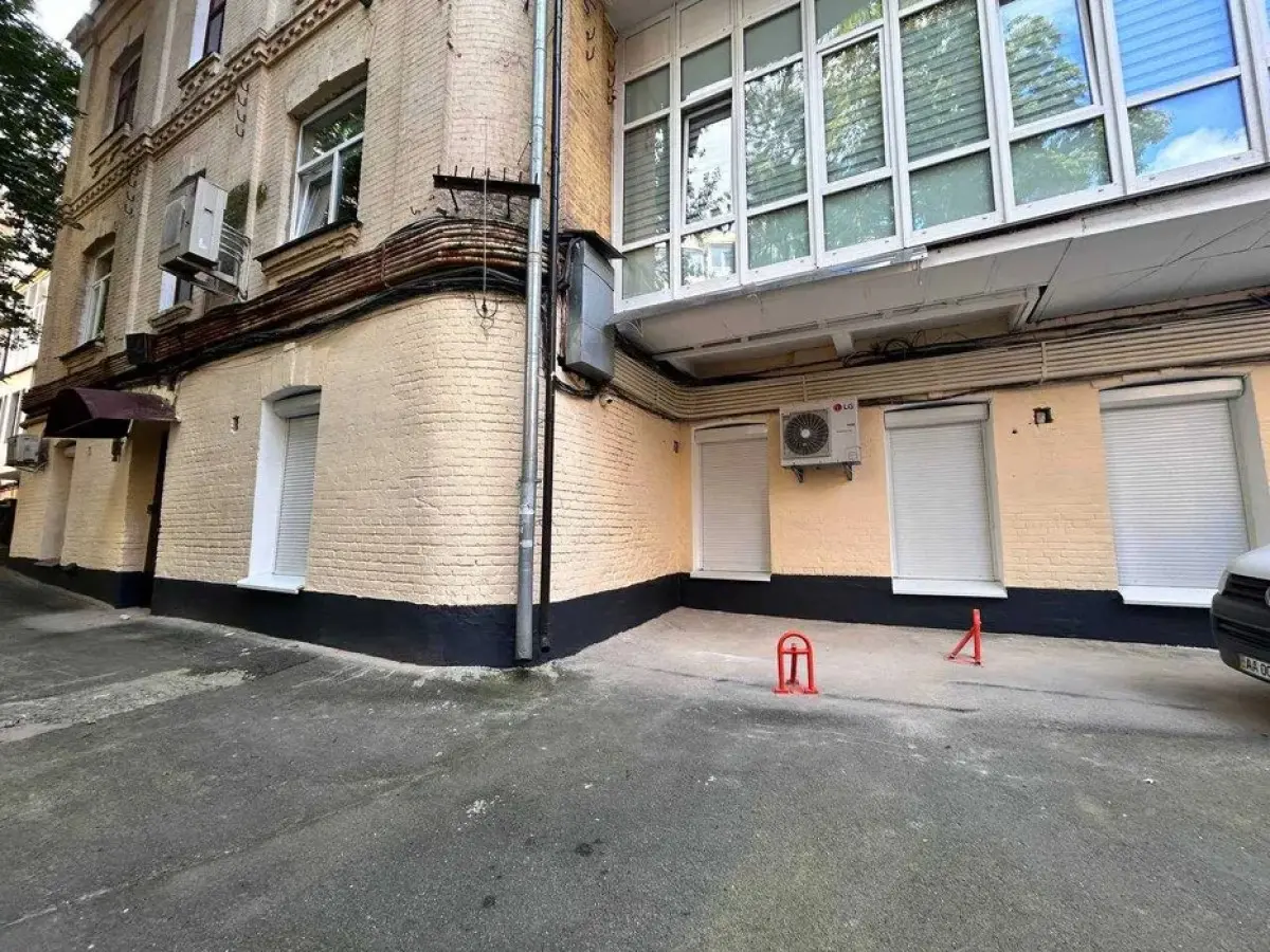 Фото Selling an office, 81.6 sq.m., Stanislavskoho Street 3 Kyiv, price: 4000 $, code 4082