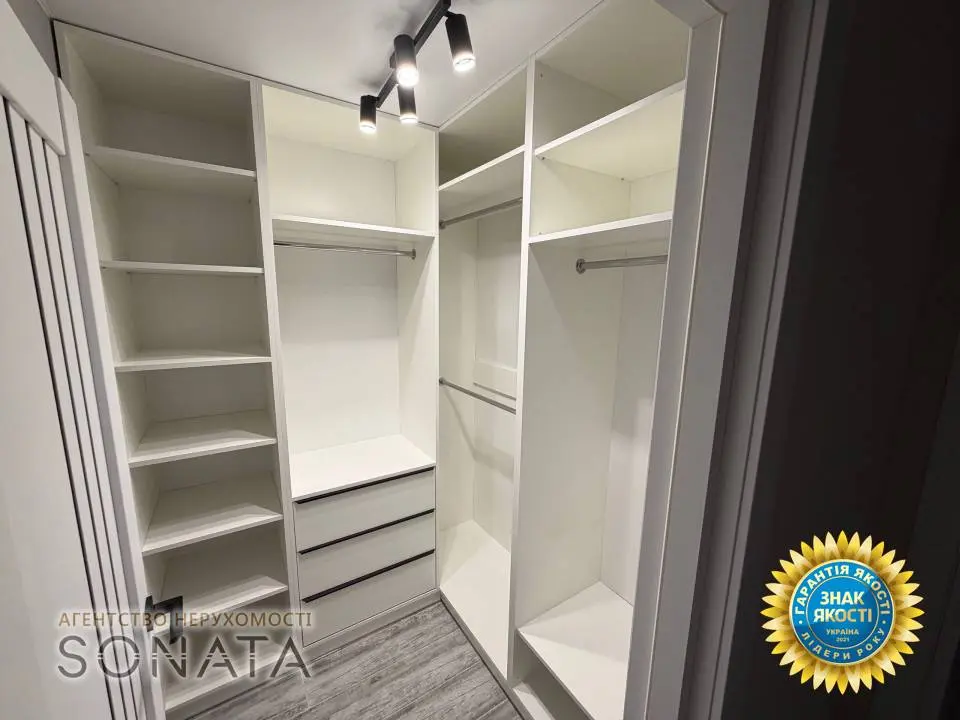 Фото Selling a 2-room apartment, 60 sq.m., Baidy Vyshnyvetskoho Street 101 Cherkasy, price: 112000 $, code 4088