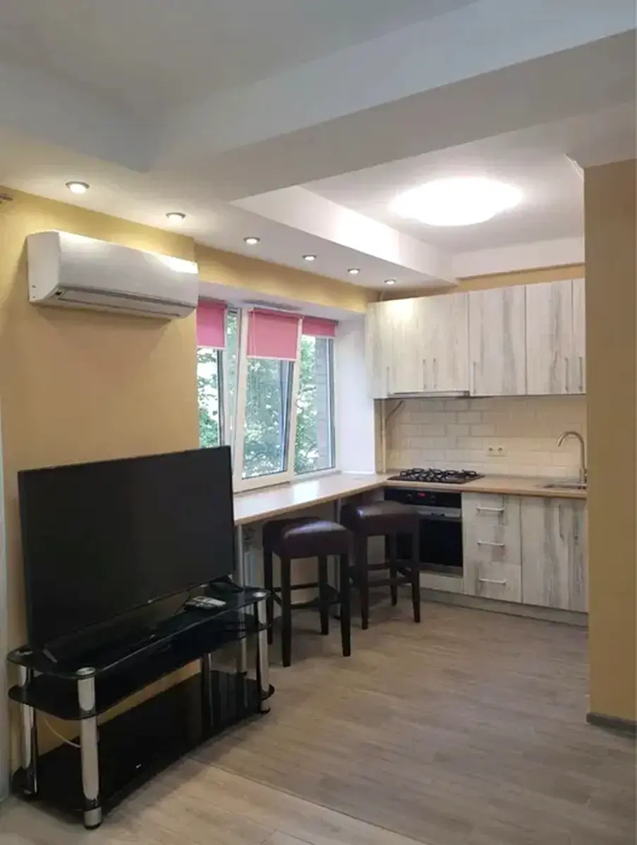 Фото Selling a 1-room apartment, 32 sq.m., Mykhaila Boichuka Street 34 Kyiv, price: 73000 $, code 4098