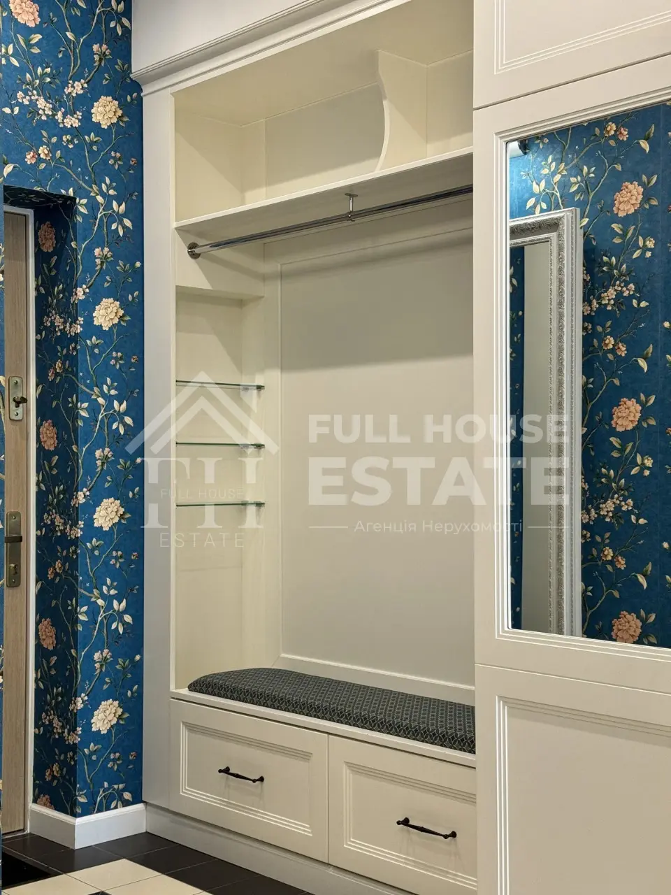 Фото Rent a 3-room apartment, Vasylia Tiutiunnyka Street (Anri Barbiusa Street) 37/1 Kyiv for long-term rent, price: 2150 $, code 4111