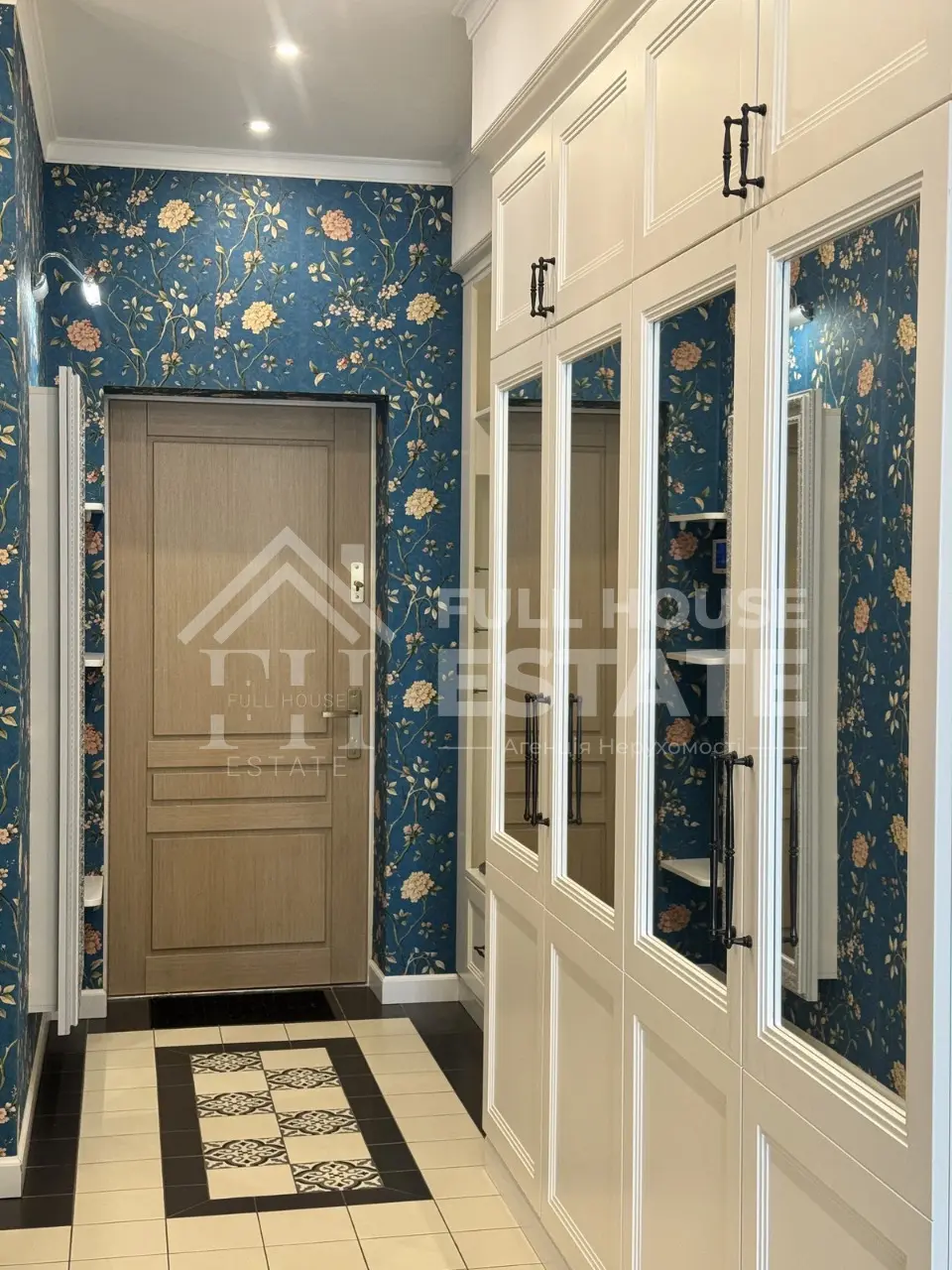 Фото Rent a 3-room apartment, Vasylia Tiutiunnyka Street (Anri Barbiusa Street) 37/1 Kyiv for long-term rent, price: 2150 $, code 4111