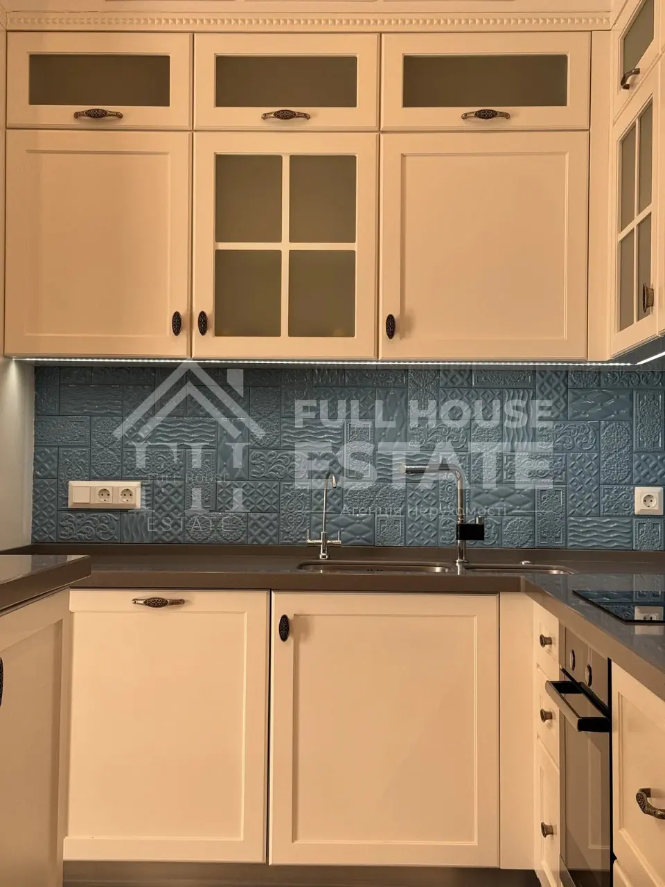 Фото Rent a 3-room apartment, Vasylia Tiutiunnyka Street (Anri Barbiusa Street) 37/1 Kyiv for long-term rent, price: 2150 $, code 4111