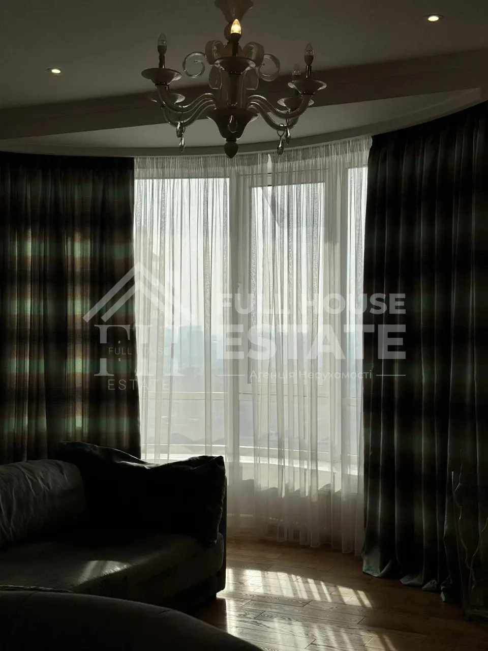 Фото Rent a 3-room apartment, Vasylia Tiutiunnyka Street (Anri Barbiusa Street) 37/1 Kyiv for long-term rent, price: 2150 $, code 4111