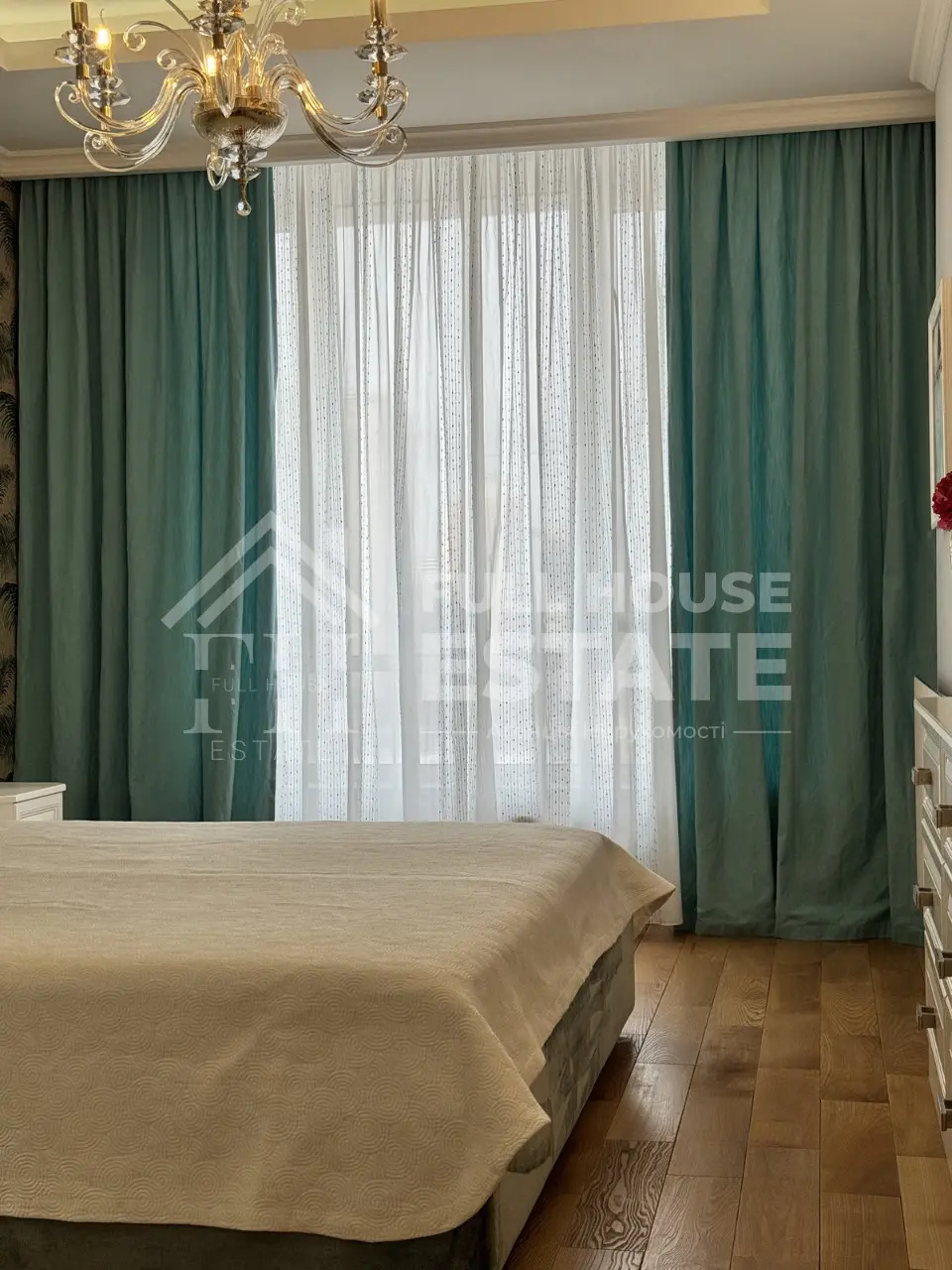 Фото Rent a 3-room apartment, Vasylia Tiutiunnyka Street (Anri Barbiusa Street) 37/1 Kyiv for long-term rent, price: 2150 $, code 4111