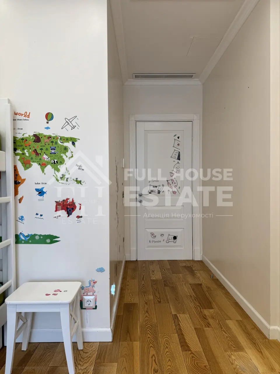 Фото Rent a 3-room apartment, Vasylia Tiutiunnyka Street (Anri Barbiusa Street) 37/1 Kyiv for long-term rent, price: 2150 $, code 4111