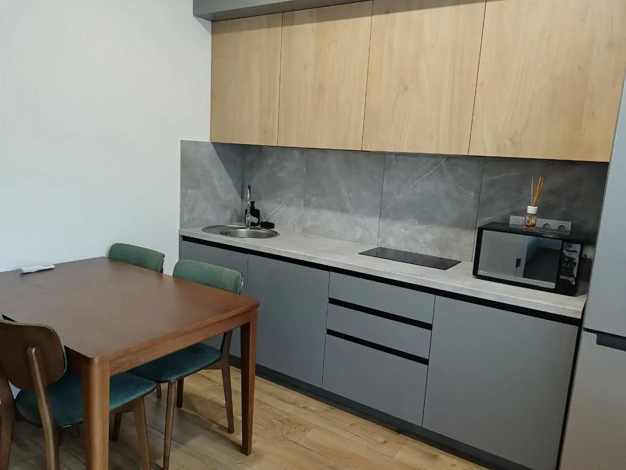 Фото Зняти 1 кімнатну квартиру, Ревуцького вул. 40 Київ в довгострокову оренду, ціна: 17000 грн, код 4114