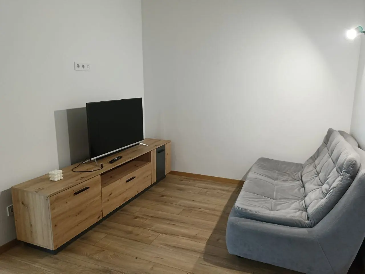 Фото Зняти 1 кімнатну квартиру, Ревуцького вул. 40 Київ в довгострокову оренду, ціна: 17000 грн, код 4114