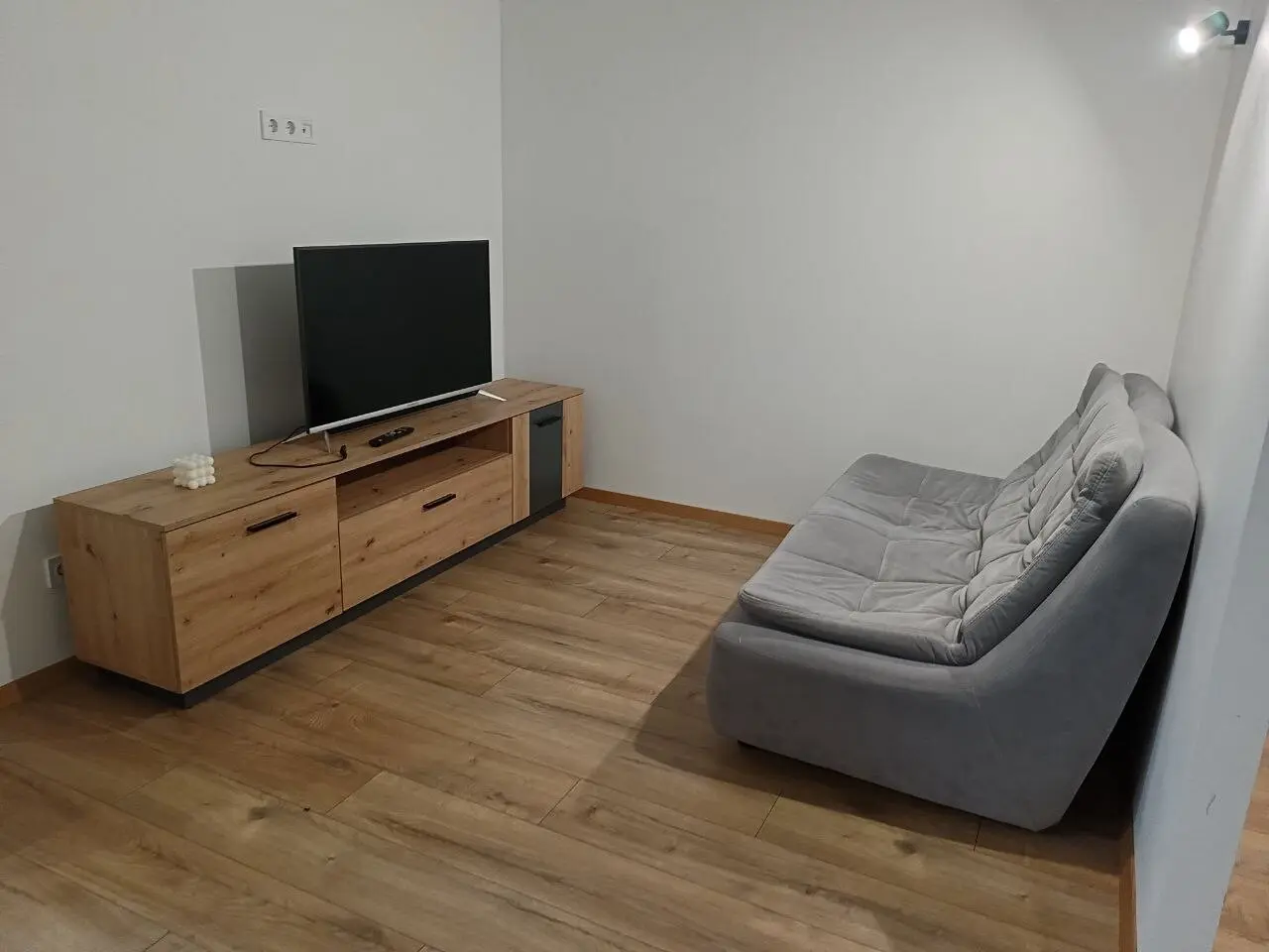 Фото Зняти 1 кімнатну квартиру, Ревуцького вул. 40 Київ в довгострокову оренду, ціна: 17000 грн, код 4114