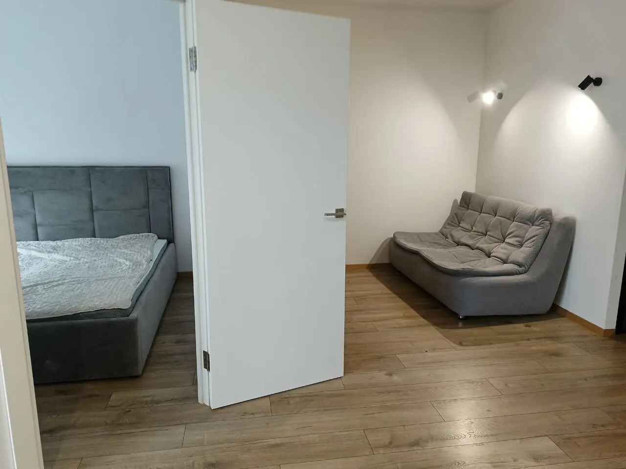 Фото Зняти 1 кімнатну квартиру, Ревуцького вул. 40 Київ в довгострокову оренду, ціна: 17000 грн, код 4114