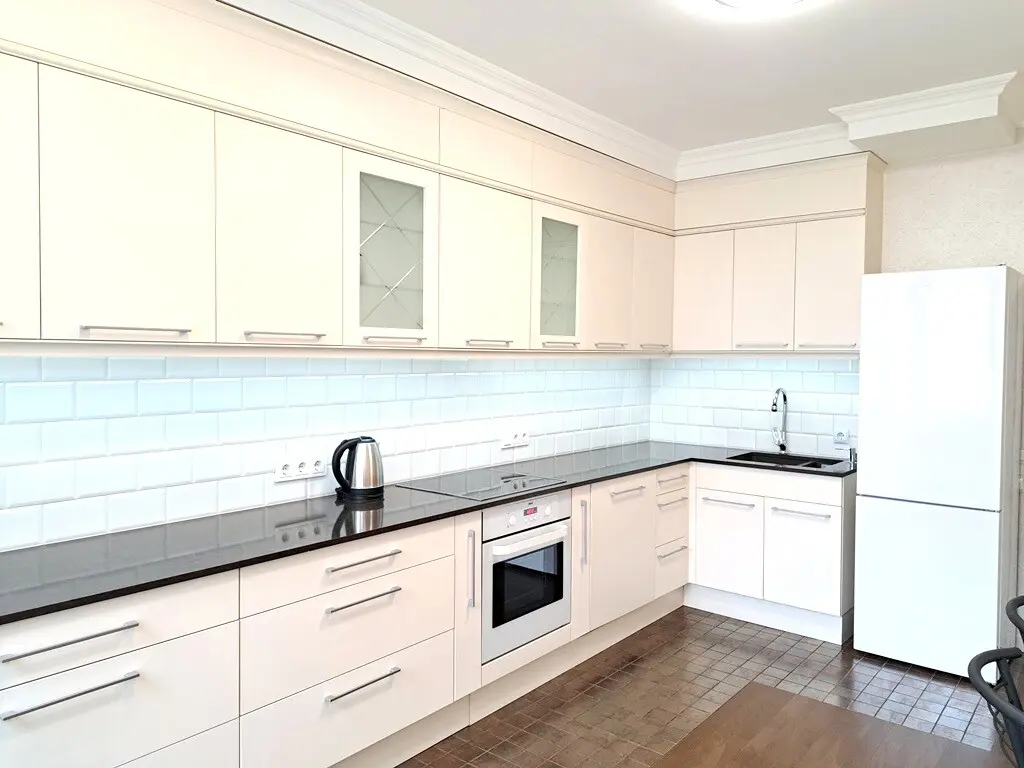 Фото Rent a 2-room apartment, Dragomanova Street 4а Kyiv for long-term rent, price: 18000 грн, code 4115