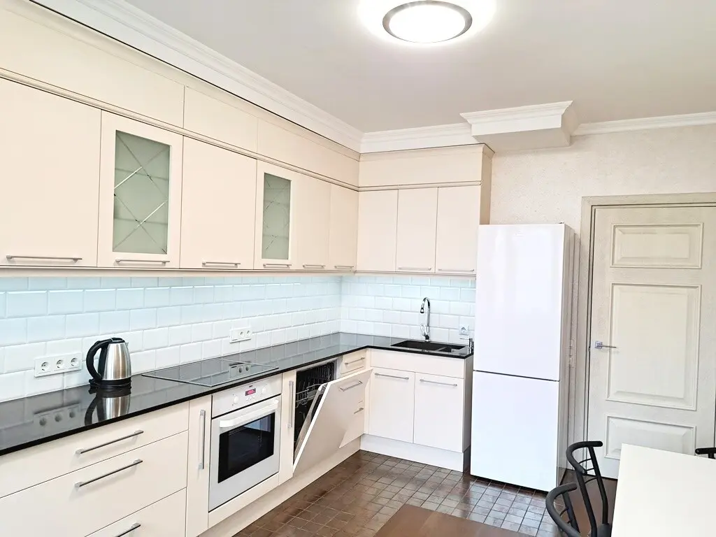 Фото Rent a 2-room apartment, Dragomanova Street 4а Kyiv for long-term rent, price: 18000 грн, code 4115