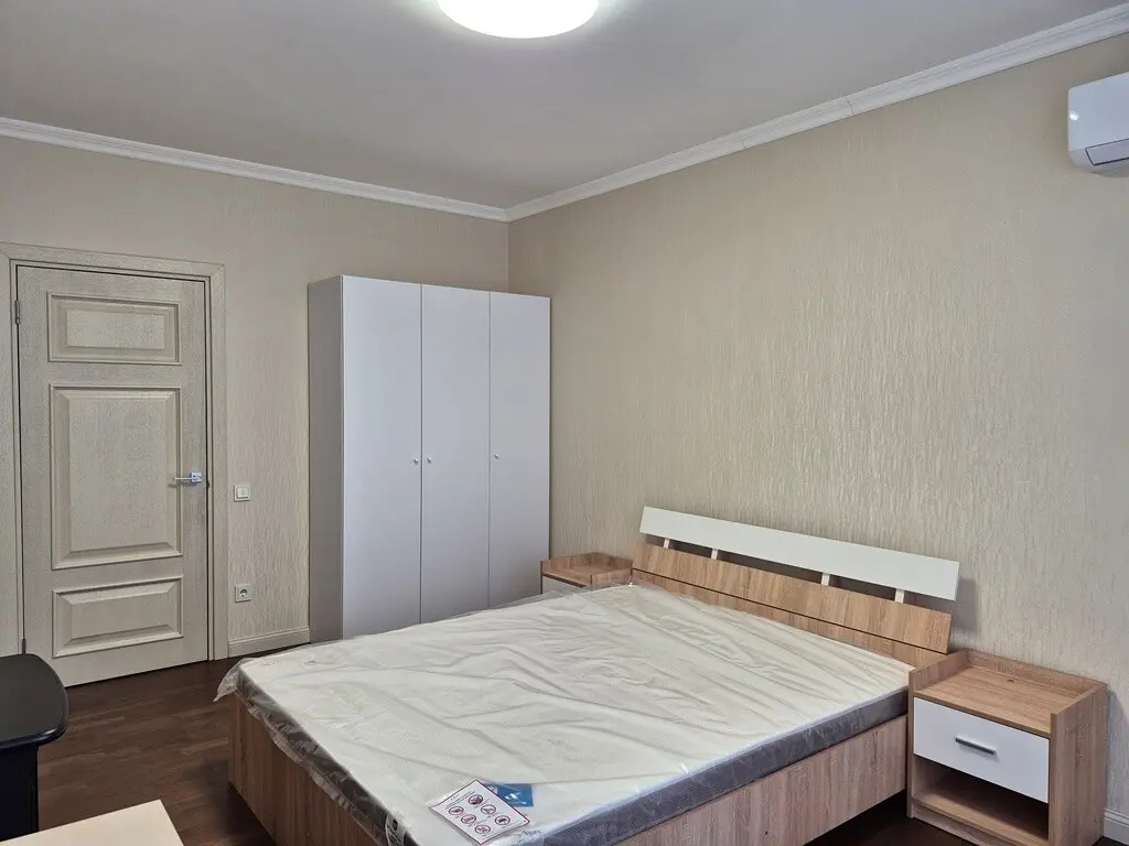 Фото Rent a 2-room apartment, Dragomanova Street 4а Kyiv for long-term rent, price: 18000 грн, code 4115