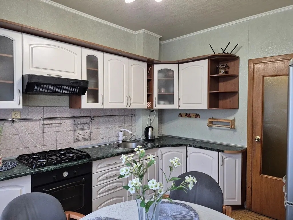 Фото Rent a 3-room apartment, Dragomanova Street 25 Kyiv for long-term rent, price: 18000 грн, code 4116