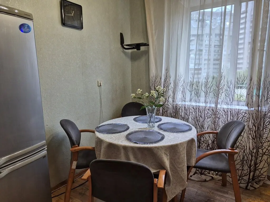 Фото Rent a 3-room apartment, Dragomanova Street 25 Kyiv for long-term rent, price: 18000 грн, code 4116