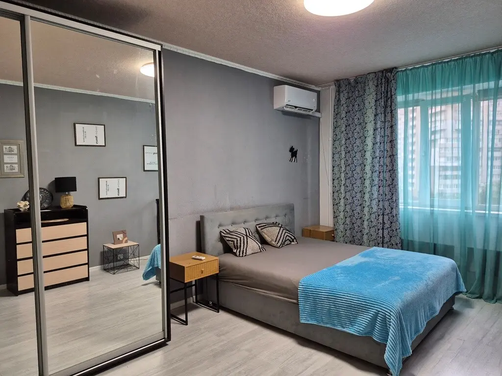 Фото Rent a 3-room apartment, Dragomanova Street 25 Kyiv for long-term rent, price: 18000 грн, code 4116