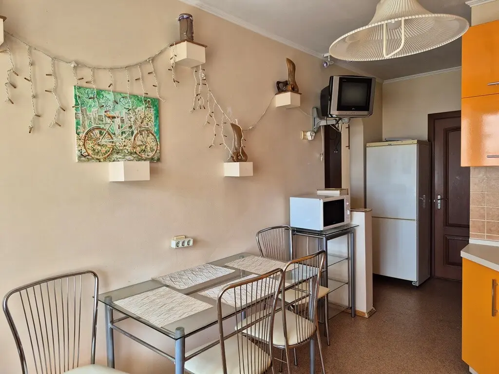 Фото Зняти 2 кімнатну квартиру, Вишняківська вул. 3 Київ в довгострокову оренду, ціна: 15000 грн, код 4120