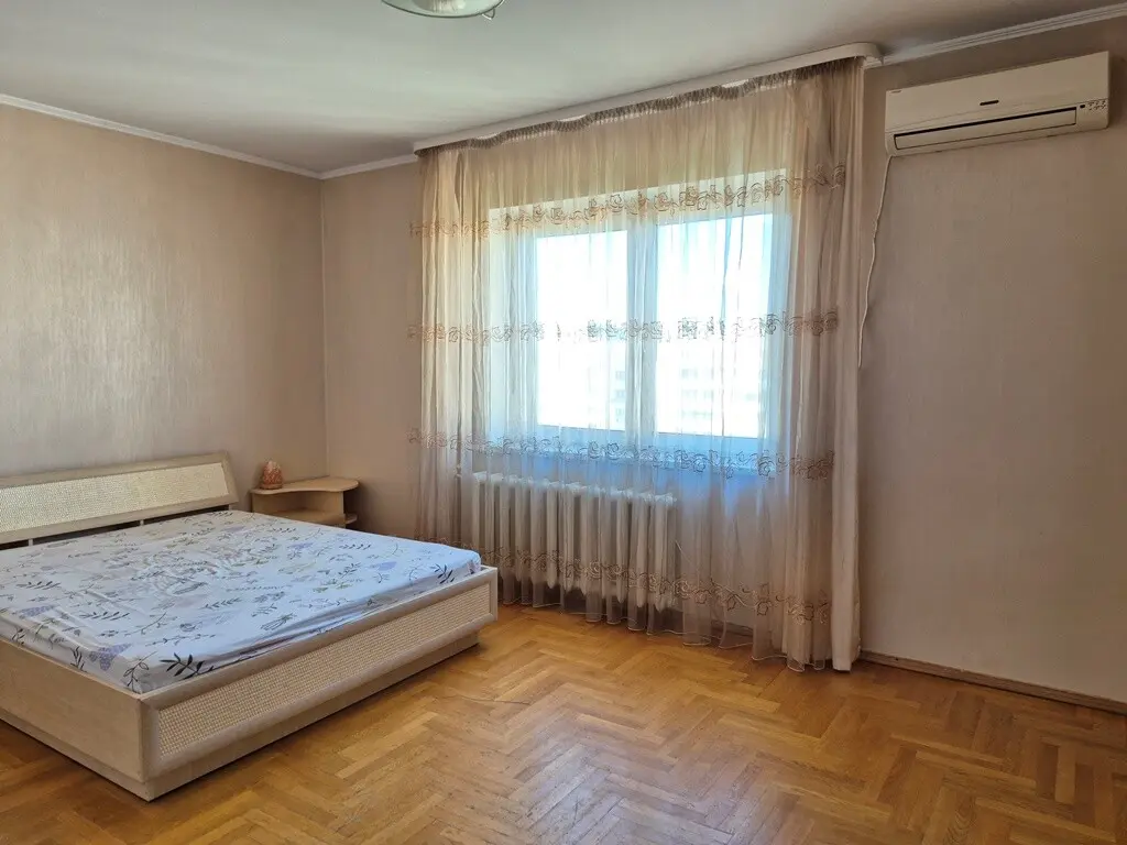 Фото Зняти 2 кімнатну квартиру, Вишняківська вул. 3 Київ в довгострокову оренду, ціна: 15000 грн, код 4120