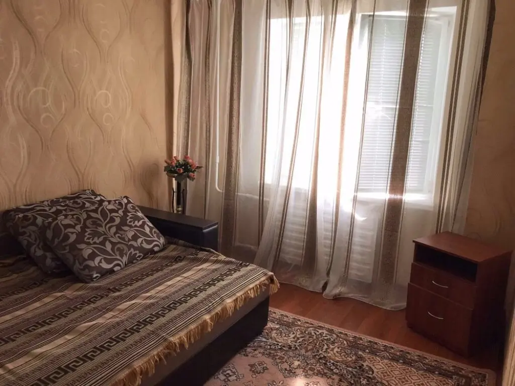 Фото Зняти 1 кімнатну квартиру, Миколи Кибальчича вул.  Київ в довгострокову оренду, ціна: 8000 грн, код 4122