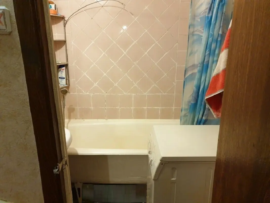 Фото Selling a 1-room apartment, 70 sq.m., Mykoly Zakrevskoho Street (Myloslavska Street) 31 Kyiv, price: 70000 $, code 4124