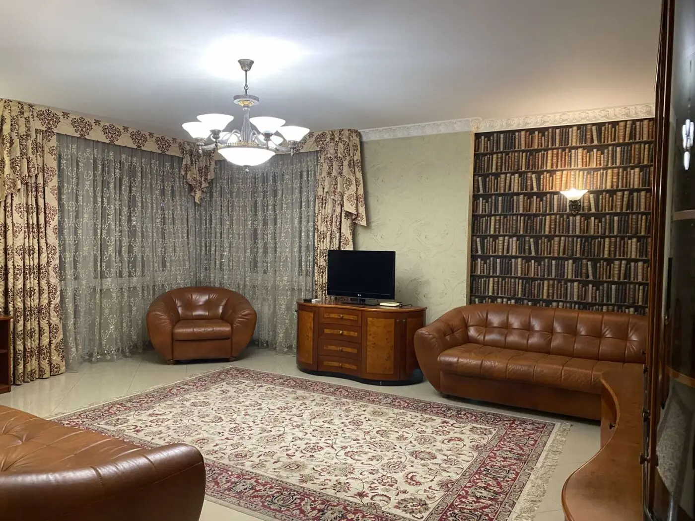 Фото Зняти 3 кімнатну квартиру, Голосіївський пров.  Київ в довгострокову оренду, ціна: 86000 грн, код 4143