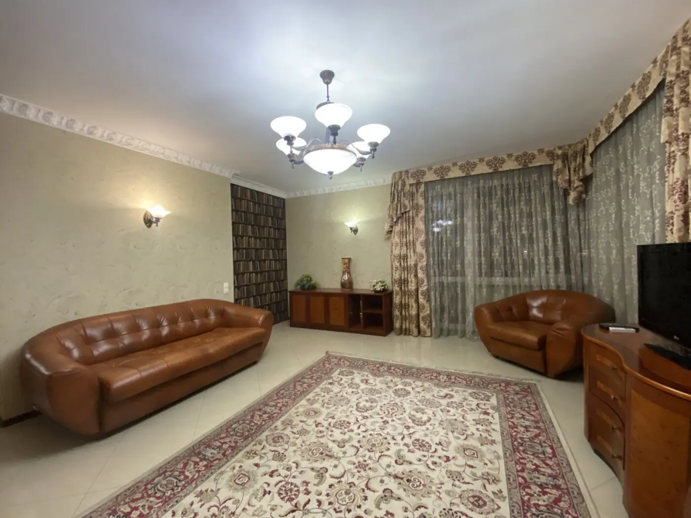 Фото Зняти 3 кімнатну квартиру, Голосіївський пров.  Київ в довгострокову оренду, ціна: 86000 грн, код 4143