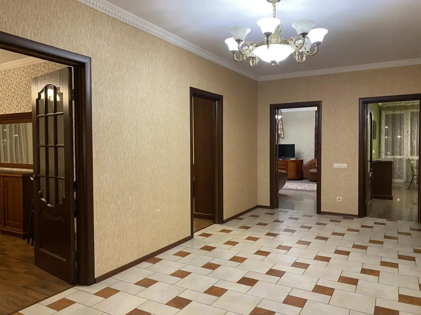 Фото Зняти 3 кімнатну квартиру, Голосіївський пров.  Київ в довгострокову оренду, ціна: 86000 грн, код 4143