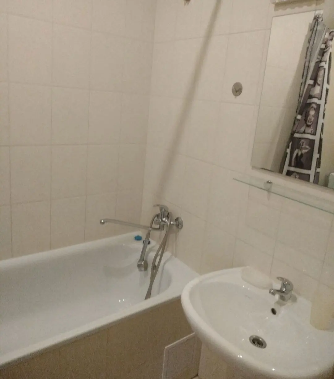 Фото Зняти 1 кімнатну квартиру, Харківське шосе 182 Київ в довгострокову оренду, ціна: 12000 грн, код 4160