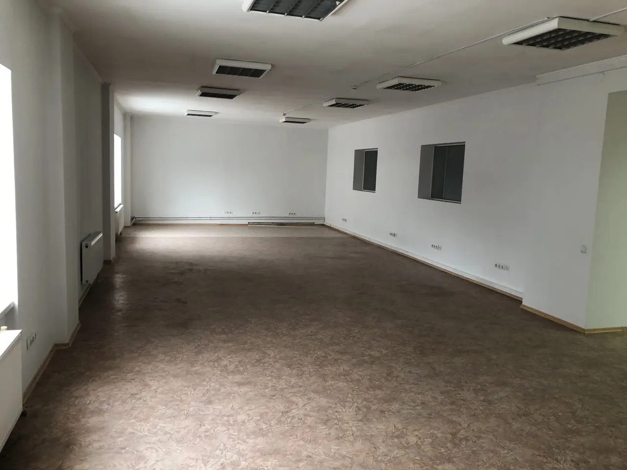 Фото Орендувати офіс, Пирогівський Шлях вул. (Червонопрапорна) 34 Київ в довгострокову оренду, ціна: 150 UAH, код 4166