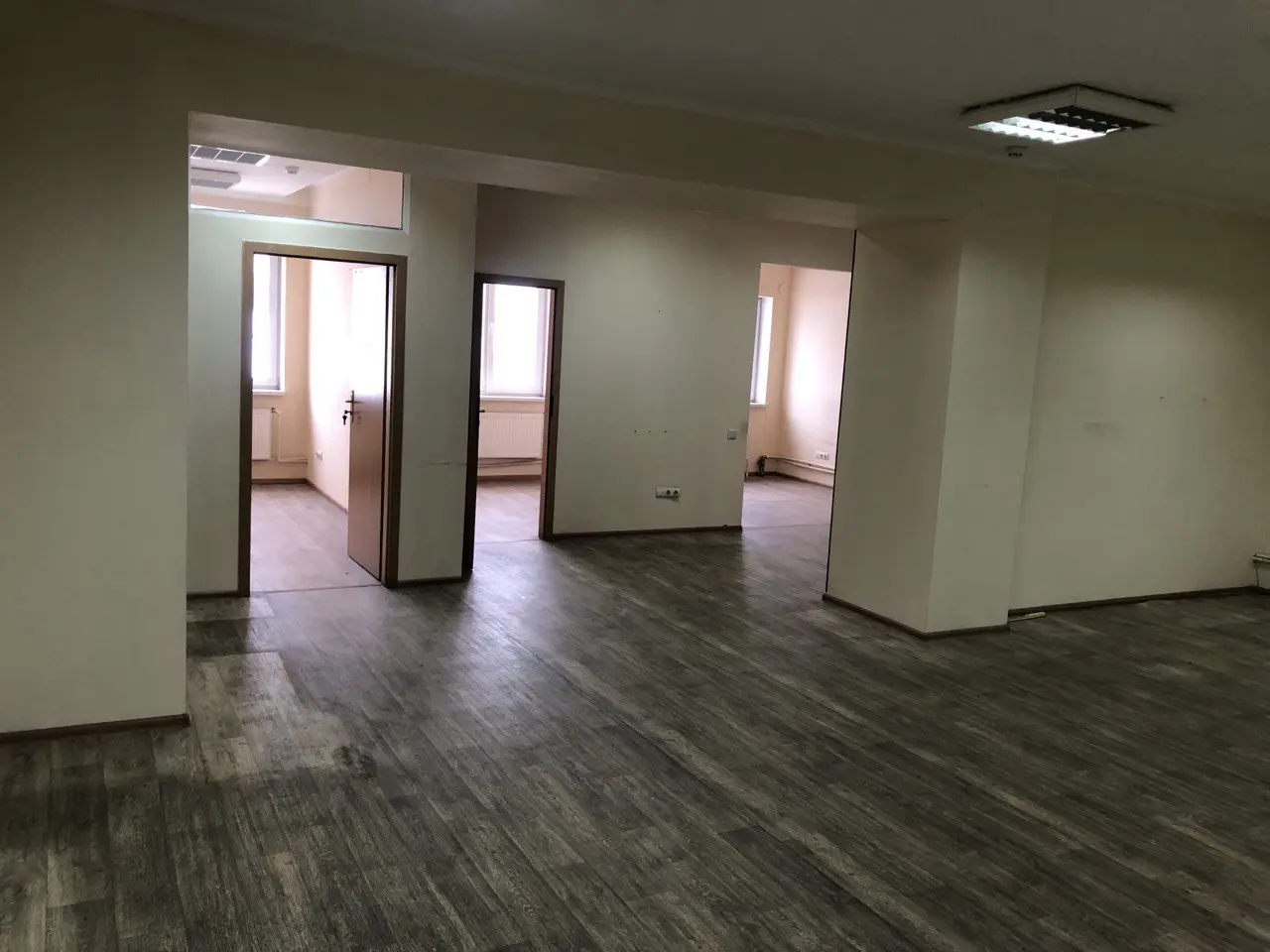 Фото Орендувати офіс, Пирогівський Шлях вул. (Червонопрапорна) 34 Київ в довгострокову оренду, ціна: 150 UAH, код 4166