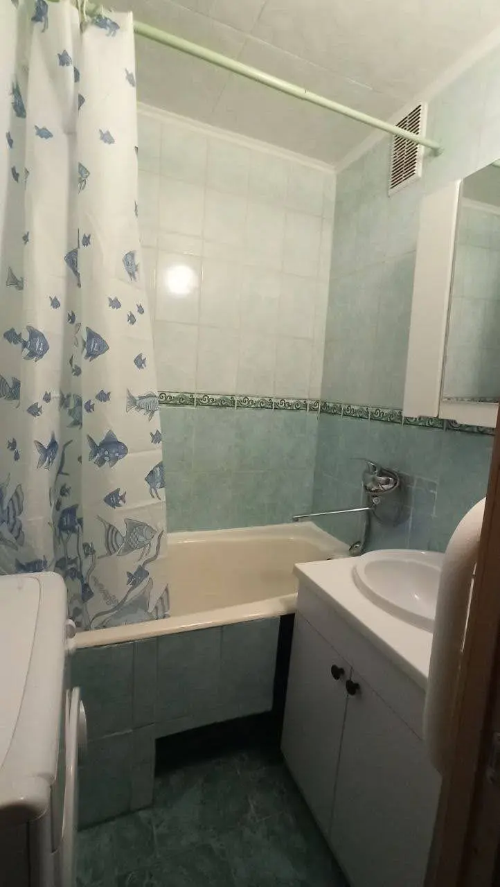 Фото Зняти 1 кімнатну квартиру, Героїв Дніпра вул. 61 Київ в довгострокову оренду, ціна: 18000 UAH, код 4168