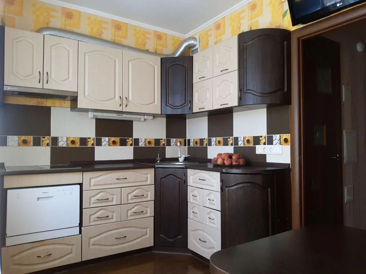 Фото Продаю 3-комнатную квартиру, 75.5 кв. м, Ларисы Руденко ул. 3а Киев, цена: 90000 $, код 4182