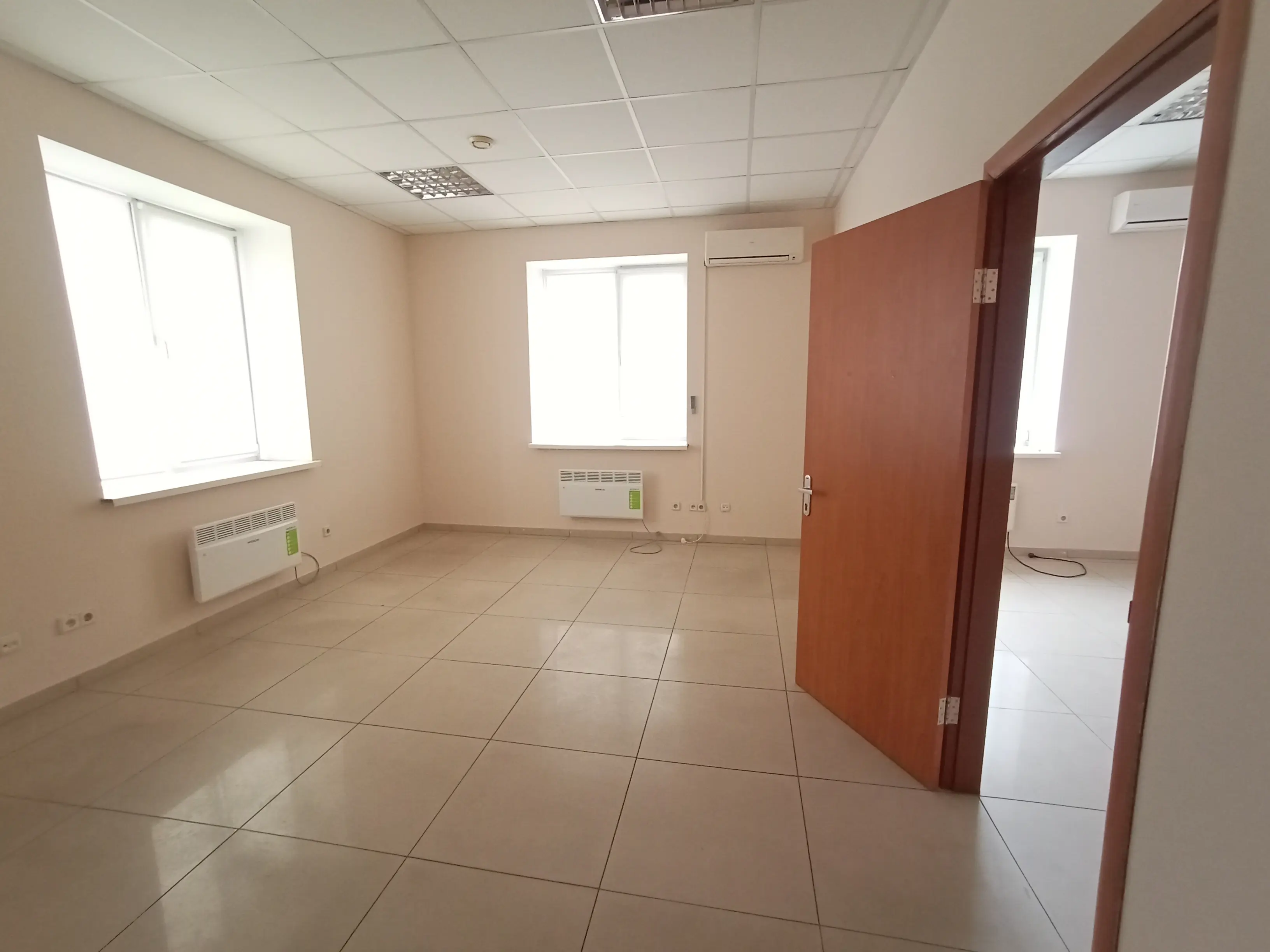 Фото Арендовать офис, Академика Туполева ул.  Киев в долгосрочную аренду, цена: 200 UAH, код 4185